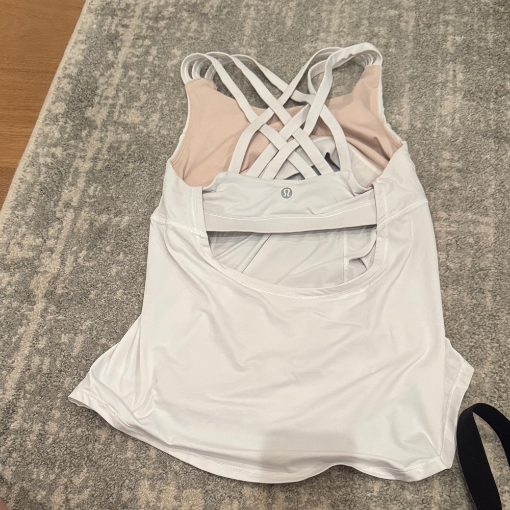 Four lululemon shirts - size 4 - Picture 3 of 10
